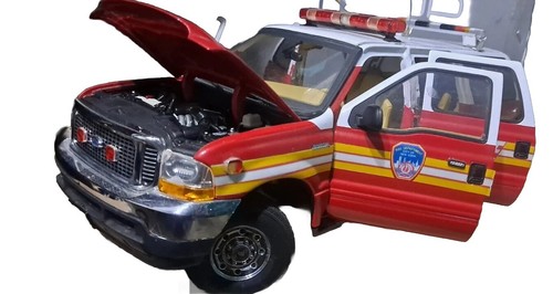 Ford excursion 911 wtc - 1:18,
